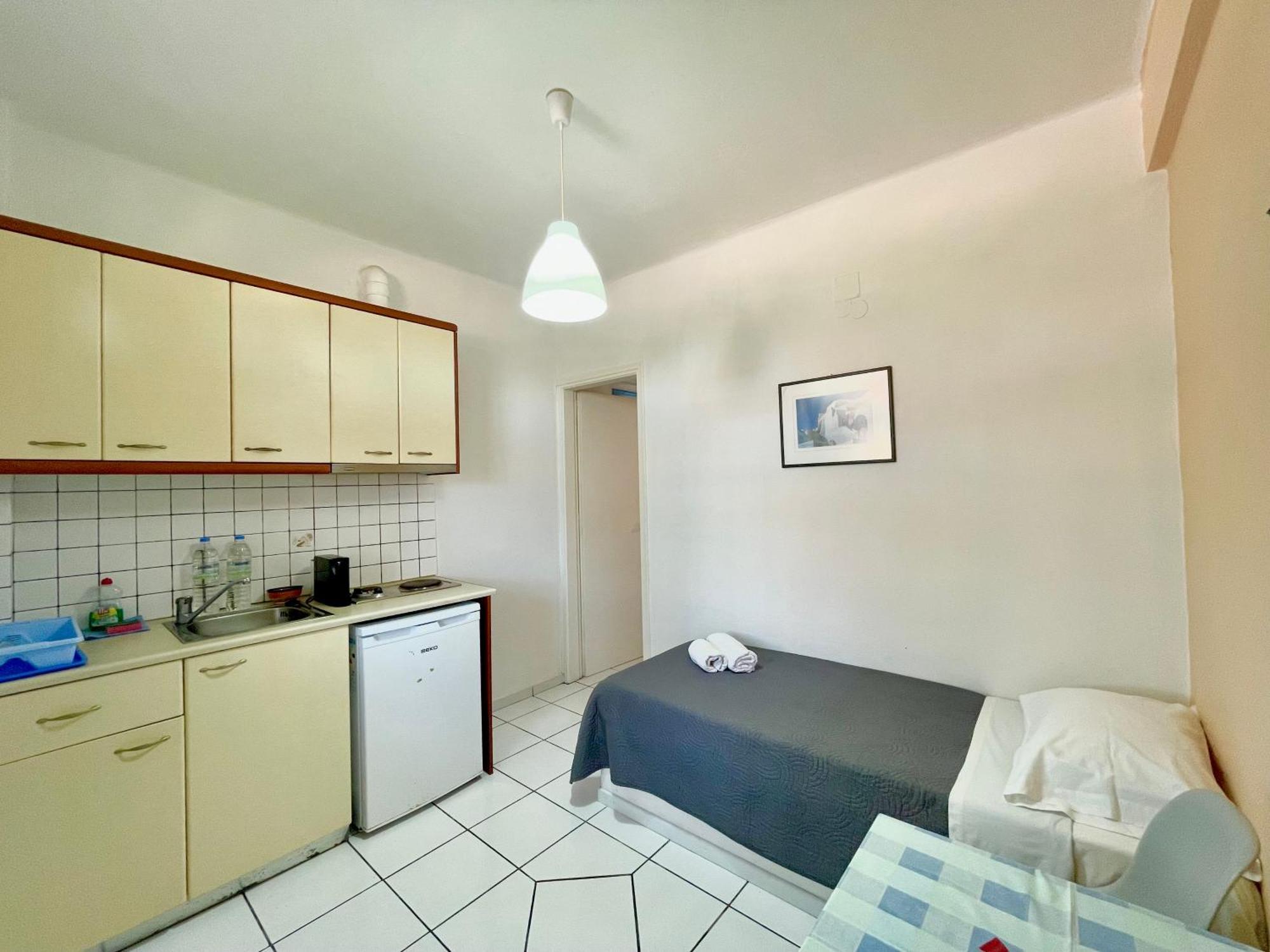 Asterias Mini Coastal Apartments ペリヴォラス エクステリア 写真