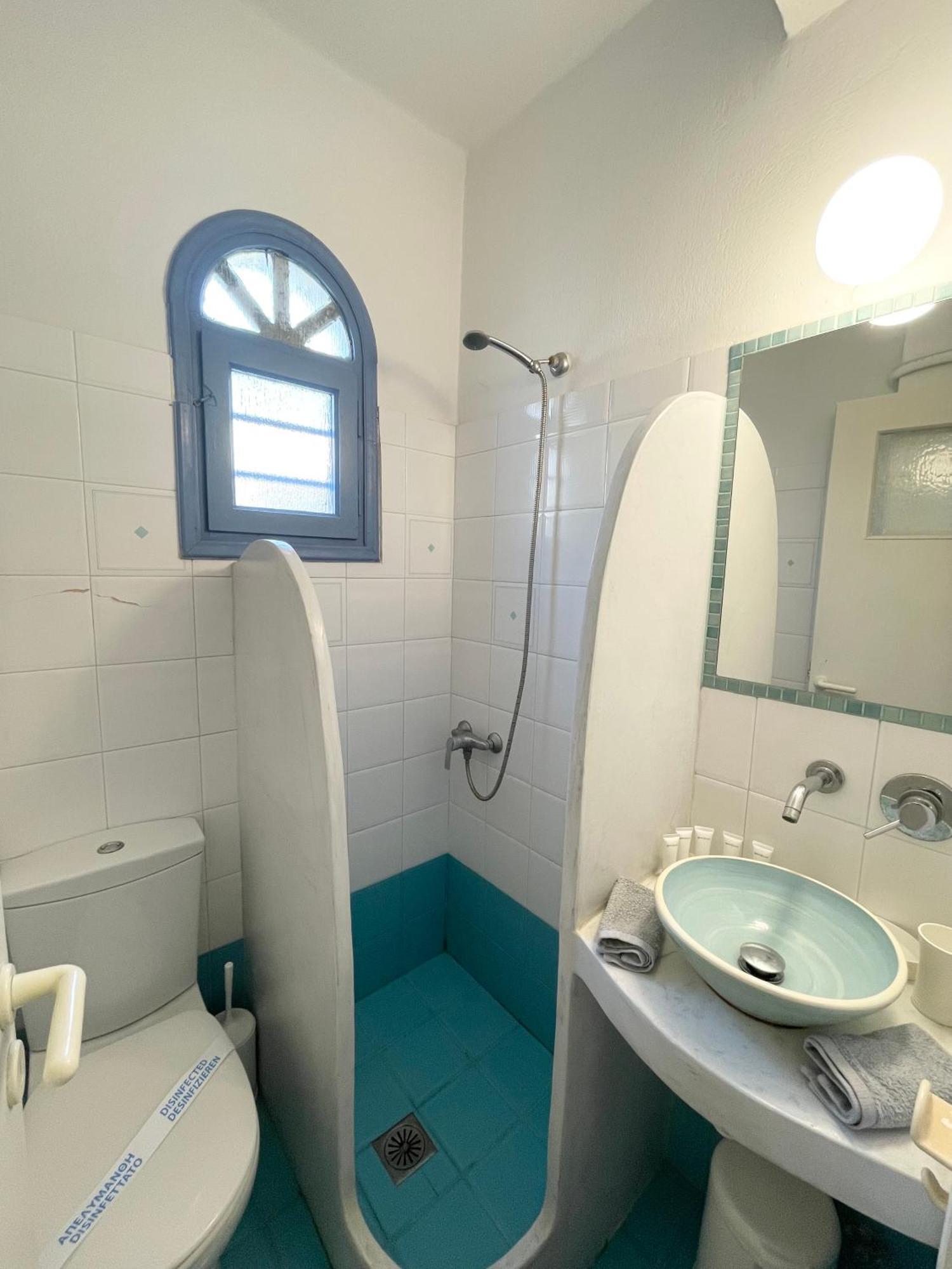 Asterias Mini Coastal Apartments ペリヴォラス エクステリア 写真