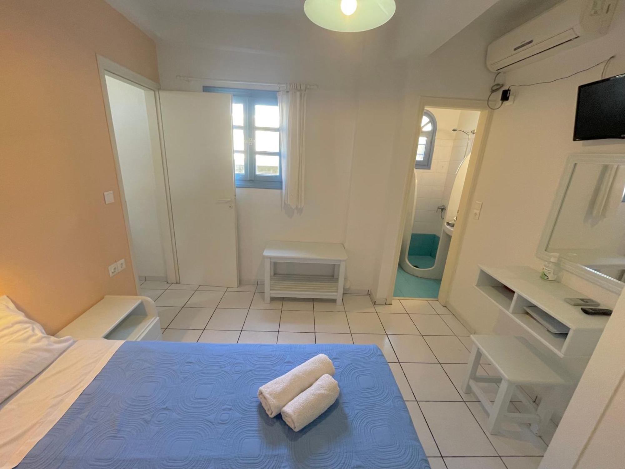 Asterias Mini Coastal Apartments ペリヴォラス エクステリア 写真