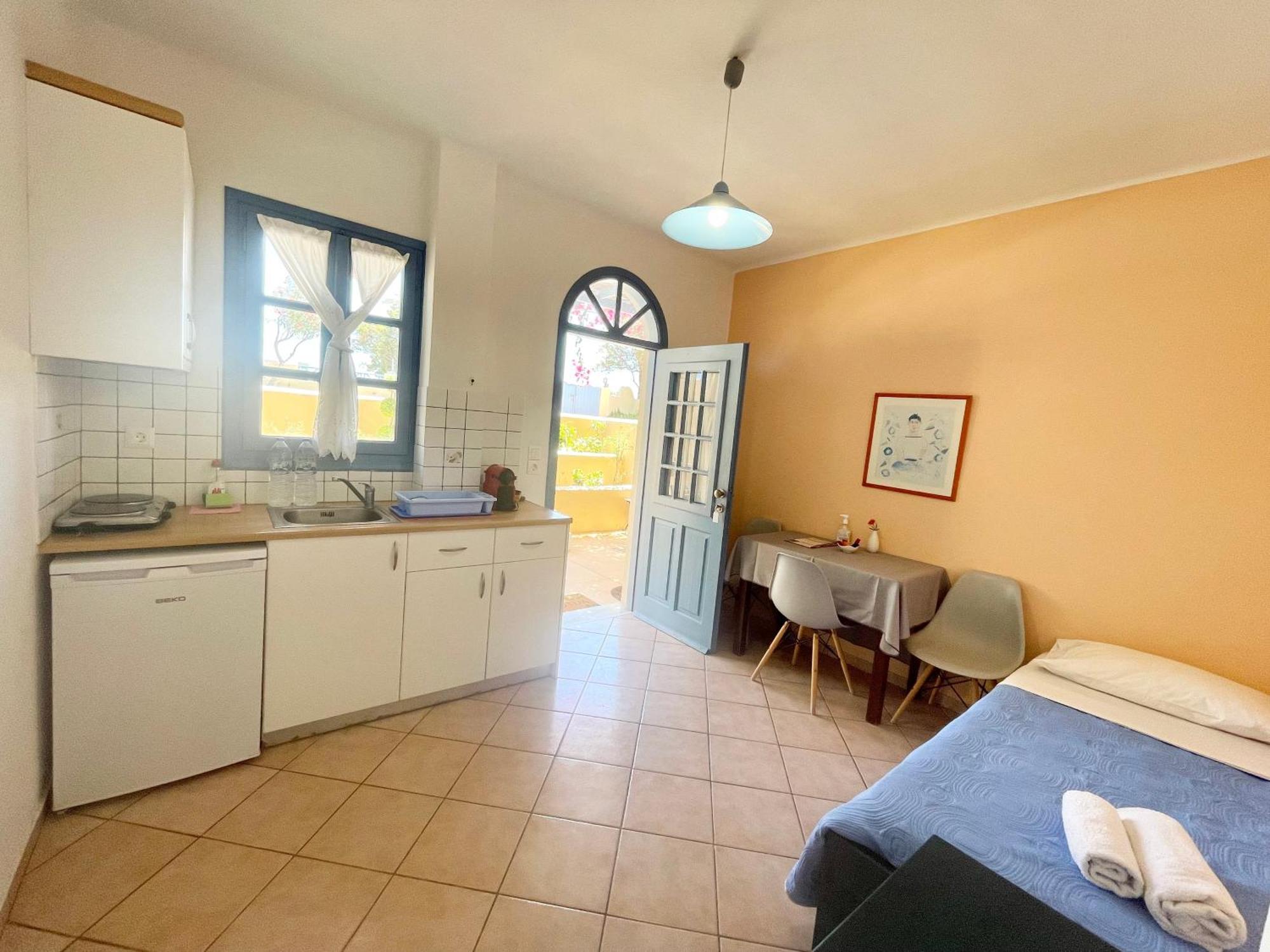 Asterias Mini Coastal Apartments ペリヴォラス エクステリア 写真