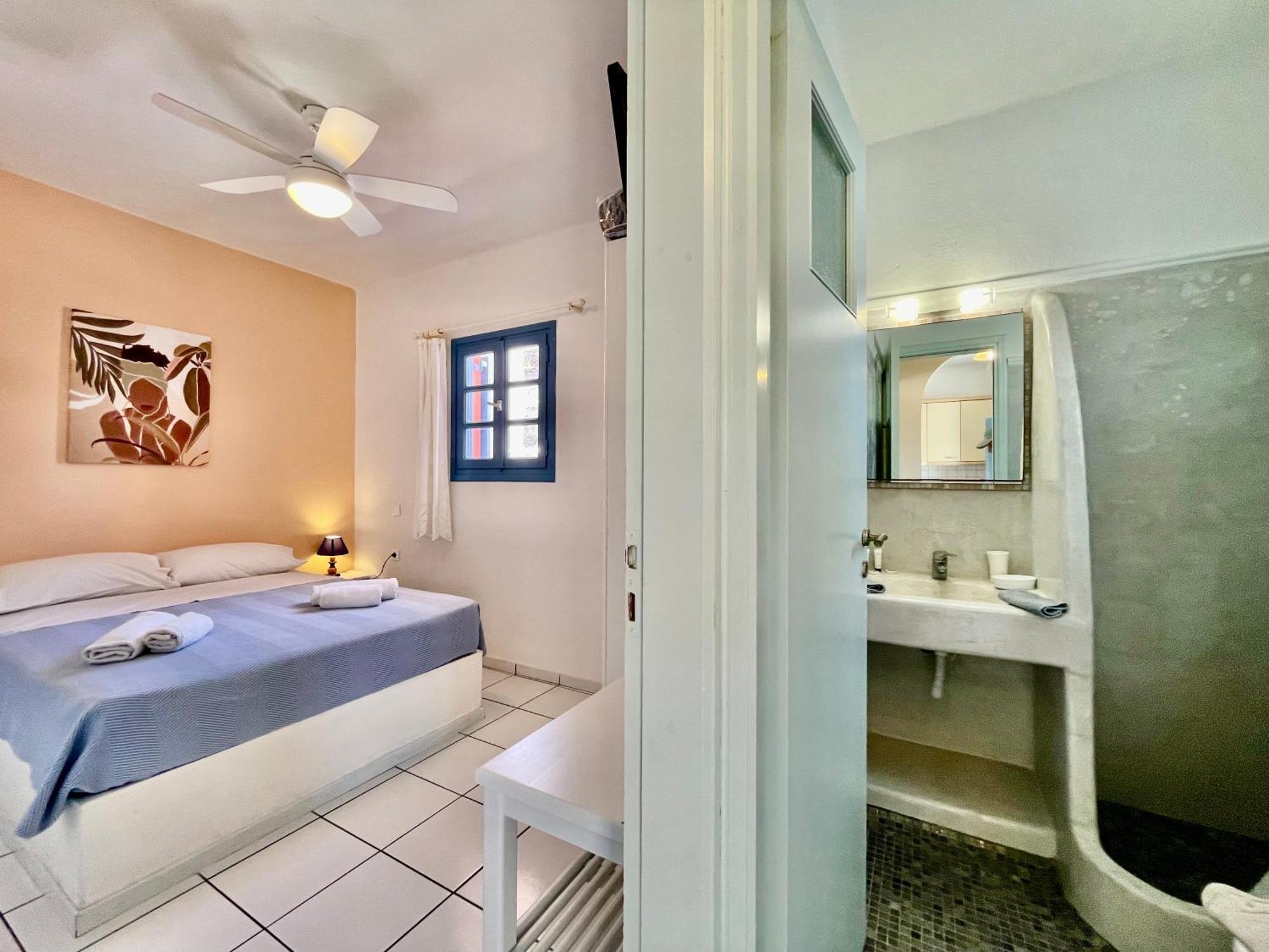 Asterias Mini Coastal Apartments ペリヴォラス エクステリア 写真