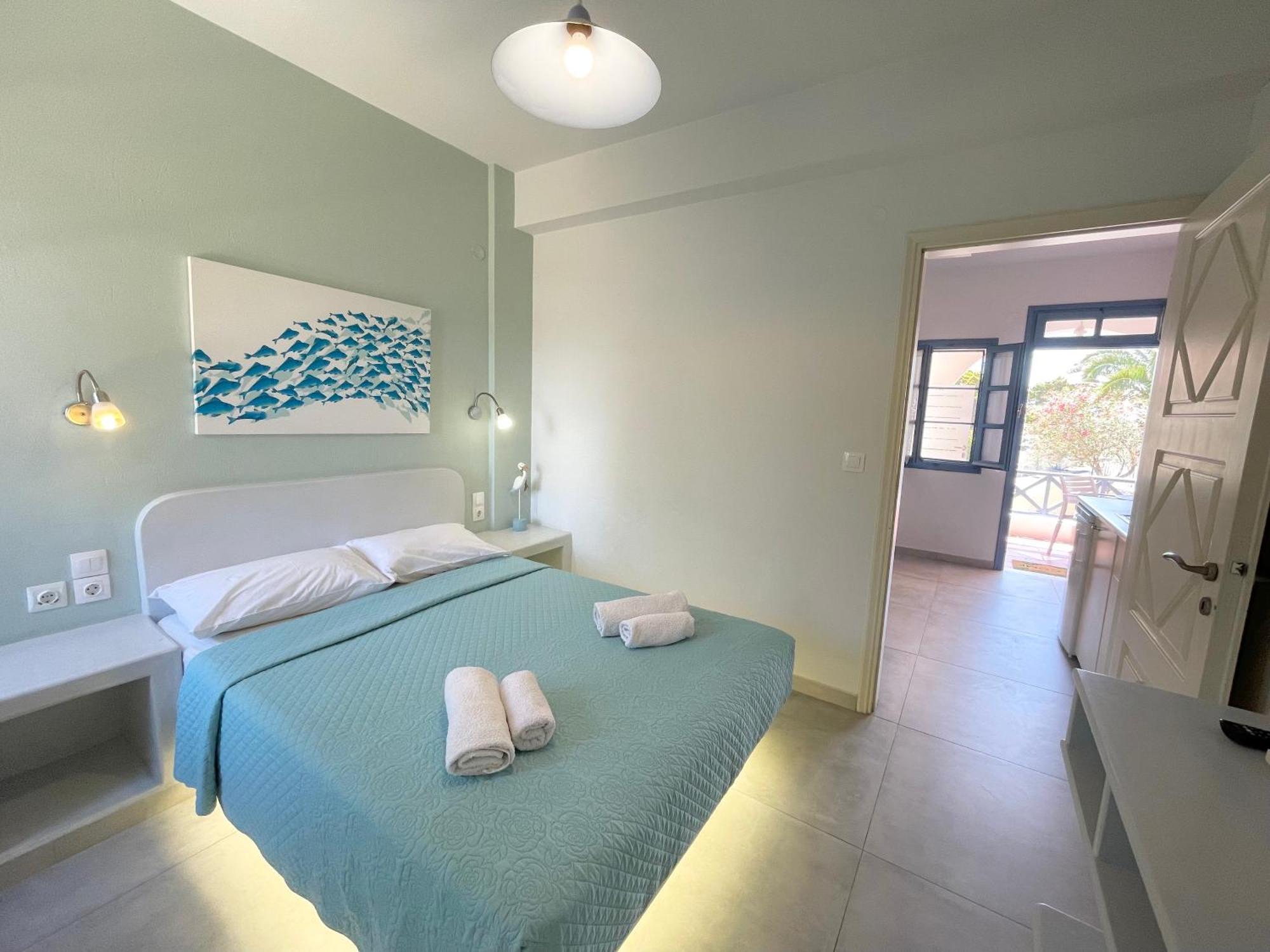 Asterias Mini Coastal Apartments ペリヴォラス エクステリア 写真