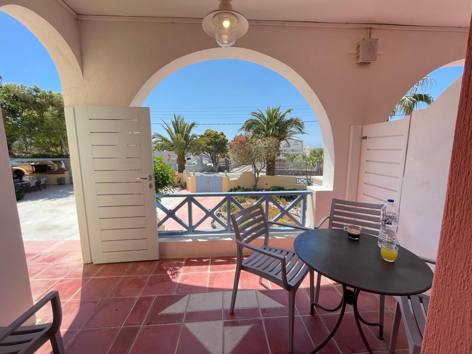Asterias Mini Coastal Apartments ペリヴォラス エクステリア 写真